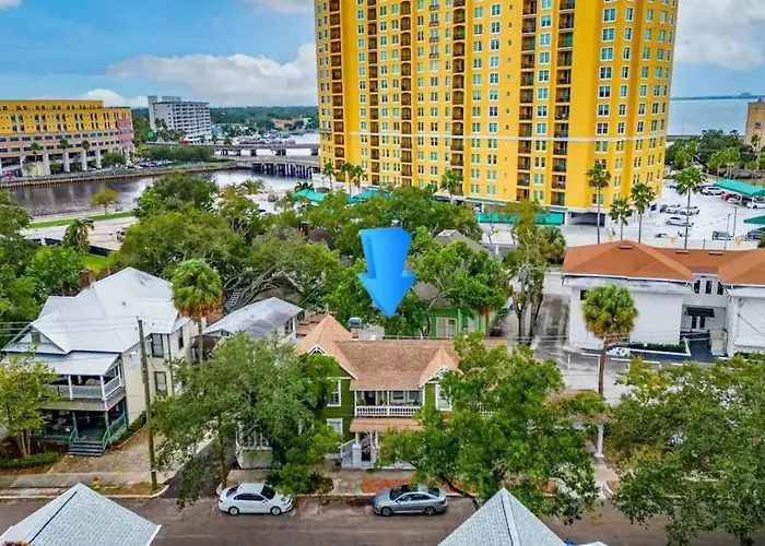 Luxury Suite By Tampa Convention Center & Hospital